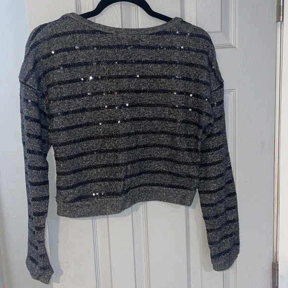 Forever 21, grey, sequins, long sleeve, cropped sweater - Picture 4 of 6